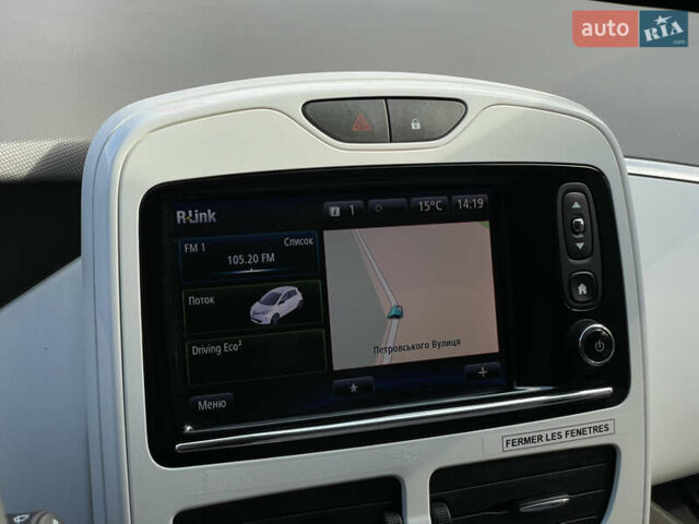 Білий Рено Зое, об'ємом двигуна 0 л та пробігом 28 тис. км за 9355 $, фото 52 на Automoto.ua