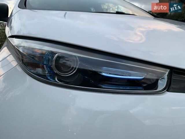 Білий Рено Зое, об'ємом двигуна 0 л та пробігом 29 тис. км за 10500 $, фото 11 на Automoto.ua