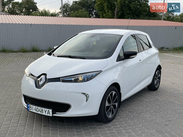 Белый Рено Зое, объемом двигателя 0 л и пробегом 84 тыс. км за 10500 $, фото 70 на Automoto.ua