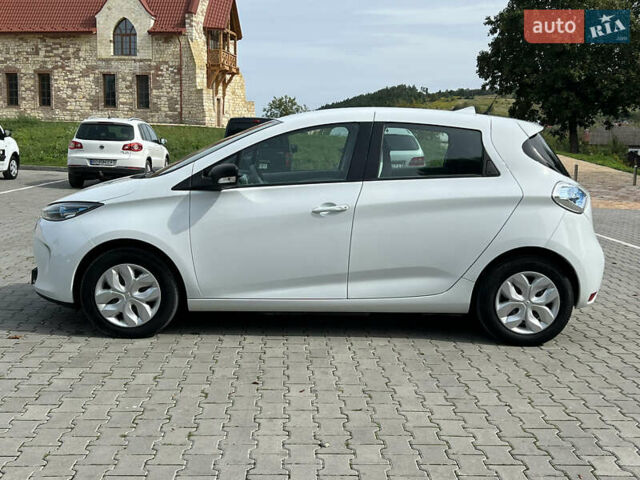 Белый Рено Зое, объемом двигателя 0 л и пробегом 25 тыс. км за 9700 $, фото 10 на Automoto.ua
