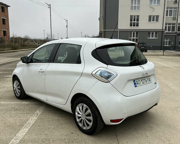 Белый Рено Зое, объемом двигателя 0 л и пробегом 140 тыс. км за 8550 $, фото 3 на Automoto.ua