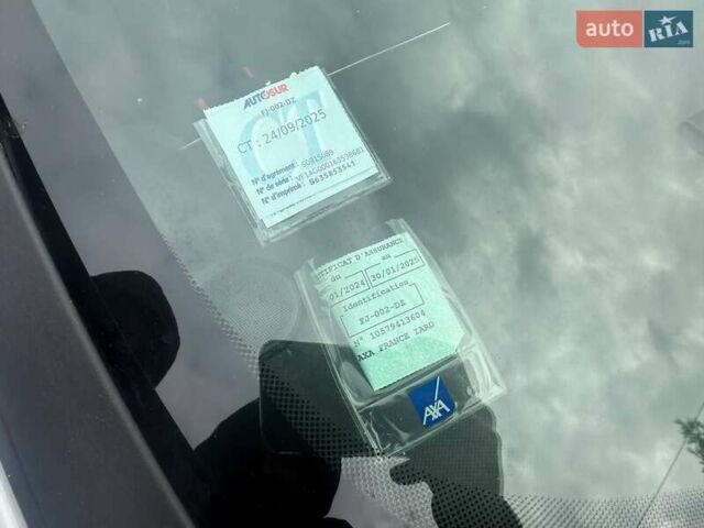 Белый Рено Зое, объемом двигателя 0 л и пробегом 62 тыс. км за 10350 $, фото 10 на Automoto.ua