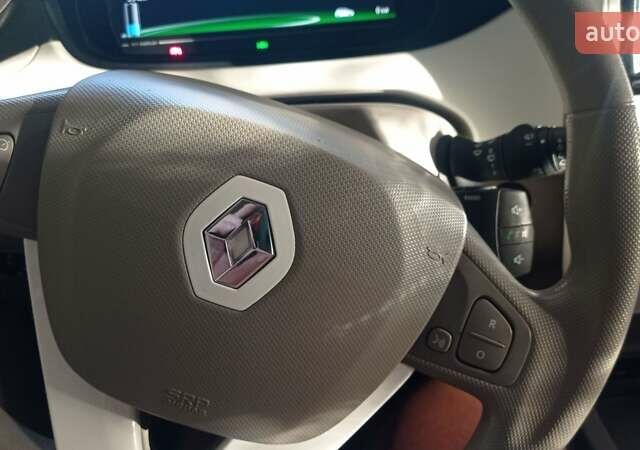 Белый Рено Зое, объемом двигателя 0 л и пробегом 76 тыс. км за 8700 $, фото 15 на Automoto.ua