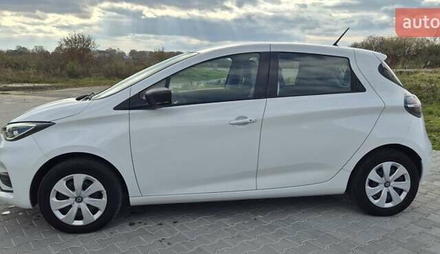 Белый Рено Зое, объемом двигателя 0 л и пробегом 25 тыс. км за 11600 $, фото 5 на Automoto.ua