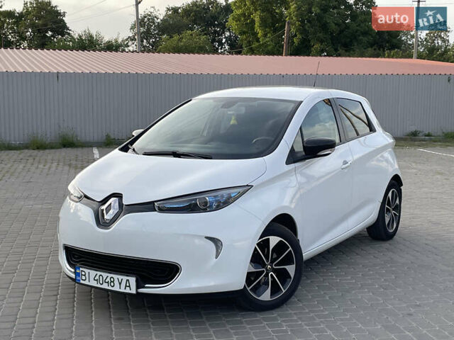 Белый Рено Зое, объемом двигателя 0 л и пробегом 84 тыс. км за 10500 $, фото 4 на Automoto.ua