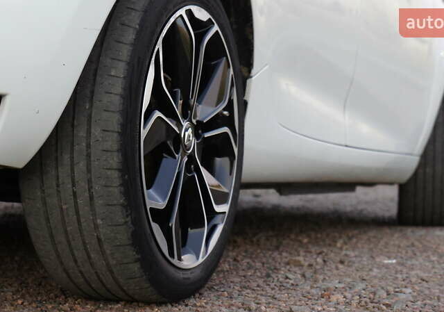 Белый Рено Зое, объемом двигателя 0 л и пробегом 159 тыс. км за 8950 $, фото 14 на Automoto.ua