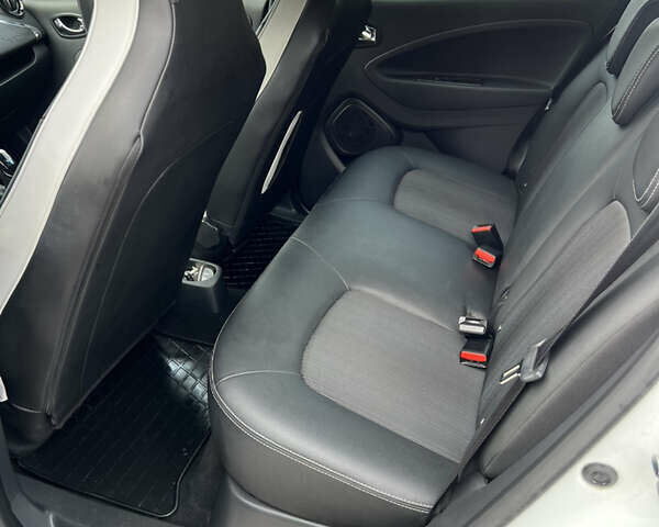 Рено Зое 2019 в Луцке на Automoto.ua Белый Рено Зое, объемом двигателя 0 л и пробегом 70 тыс. км за 11400 $, фото 16 на Automoto.ua