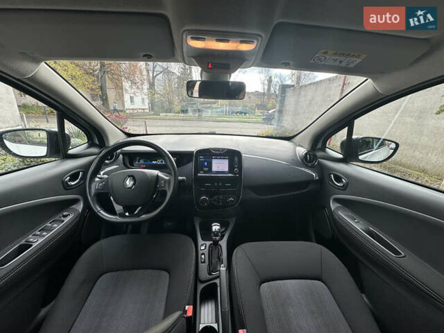 Білий Рено Зое, об'ємом двигуна 0 л та пробігом 102 тис. км за 9500 $, фото 12 на Automoto.ua