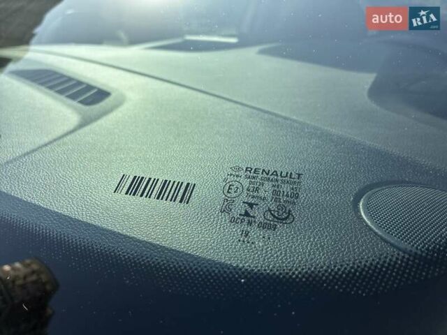 Белый Рено Зое, объемом двигателя 0 л и пробегом 94 тыс. км за 13300 $, фото 41 на Automoto.ua