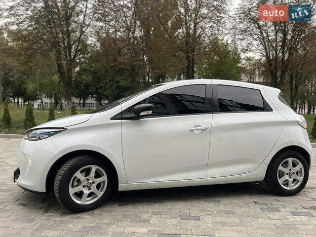 Белый Рено Зое, объемом двигателя 0 л и пробегом 48 тыс. км за 9950 $, фото 14 на Automoto.ua