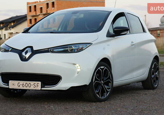 Белый Рено Зое, объемом двигателя 0 л и пробегом 159 тыс. км за 8950 $, фото 5 на Automoto.ua