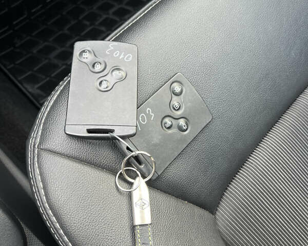 Рено Зое 2019 в Луцке на Automoto.ua Белый Рено Зое, объемом двигателя 0 л и пробегом 70 тыс. км за 11400 $, фото 35 на Automoto.ua