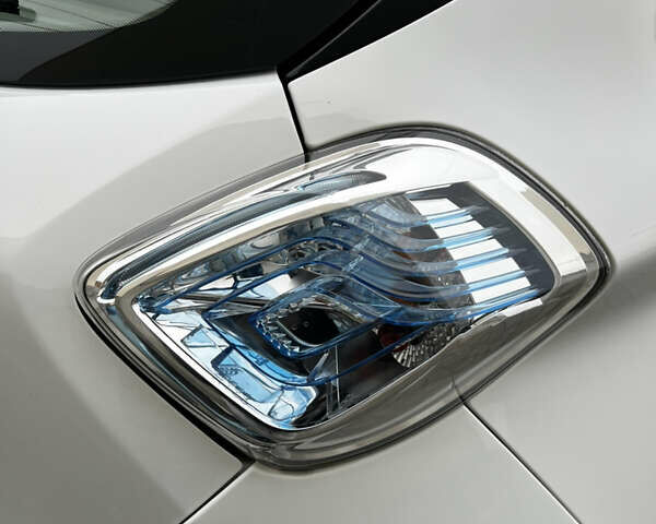 Білий Рено Зое, об'ємом двигуна 0 л та пробігом 109 тис. км за 8900 $, фото 14 на Automoto.ua