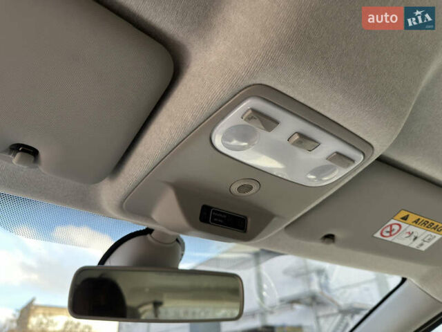 Белый Рено Зое, объемом двигателя 0 л и пробегом 27 тыс. км за 11500 $, фото 24 на Automoto.ua