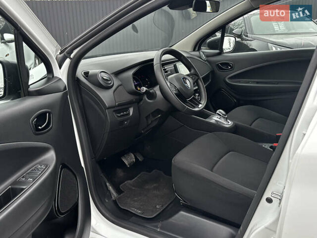 Белый Рено Зое, объемом двигателя 0 л и пробегом 68 тыс. км за 11499 $, фото 28 на Automoto.ua