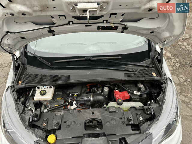 Білий Рено Зое, об'ємом двигуна 0 л та пробігом 77 тис. км за 13000 $, фото 20 на Automoto.ua