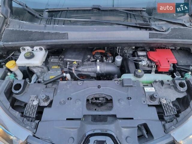 Білий Рено Зое, об'ємом двигуна 0 л та пробігом 162 тис. км за 6700 $, фото 16 на Automoto.ua