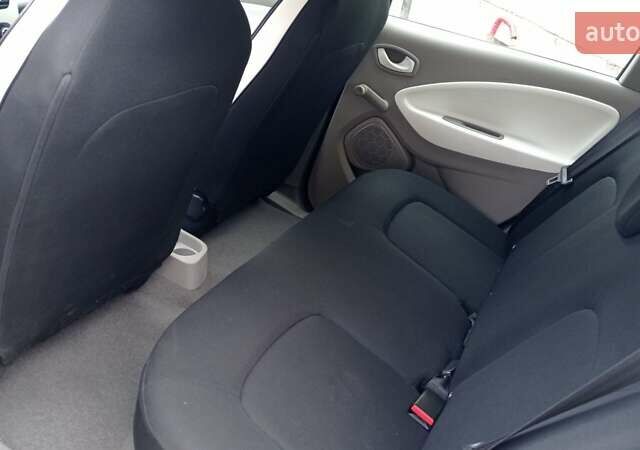 Рено Зое 2019 в Львове на Automoto.ua Белый Рено Зое, объемом двигателя 0 л и пробегом 77 тыс. км за 8200 $, фото 1 на Automoto.ua