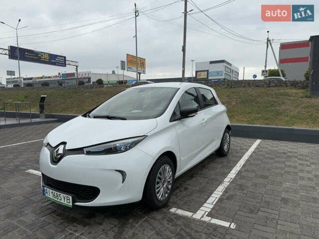 Белый Рено Зое, объемом двигателя 0 л и пробегом 40 тыс. км за 9999 $, фото 6 на Automoto.ua