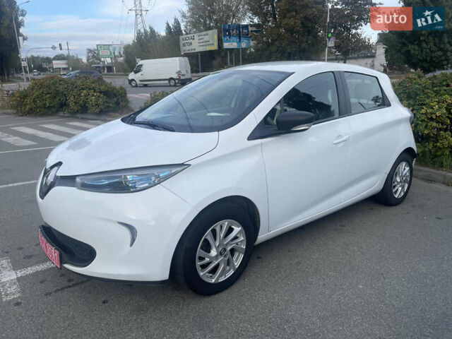 Белый Рено Зое, объемом двигателя 0 л и пробегом 145 тыс. км за 9700 $, фото 6 на Automoto.ua
