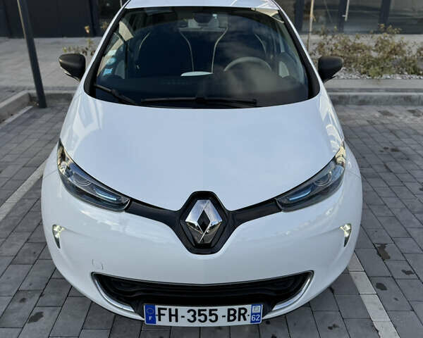 Белый Рено Зое, объемом двигателя 0 л и пробегом 67 тыс. км за 9500 $, фото 12 на Automoto.ua