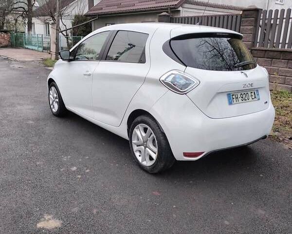 Білий Рено Зое, об'ємом двигуна 0 л та пробігом 93 тис. км за 9399 $, фото 5 на Automoto.ua