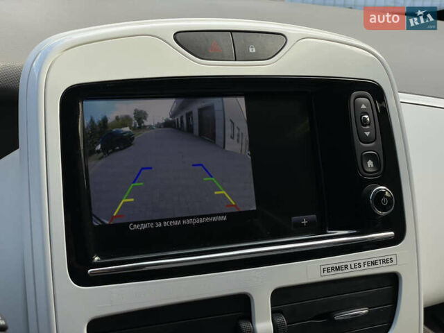 Білий Рено Зое, об'ємом двигуна 0 л та пробігом 28 тис. км за 9355 $, фото 51 на Automoto.ua