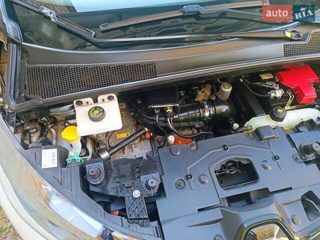 Рено Зое 2019 в Луцке на Automoto.ua Белый Рено Зое, объемом двигателя 0 л и пробегом 65 тыс. км за 10200 $, фото 37 на Automoto.ua