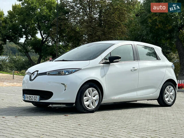 Белый Рено Зое, объемом двигателя 0 л и пробегом 25 тыс. км за 9700 $, фото 1 на Automoto.ua