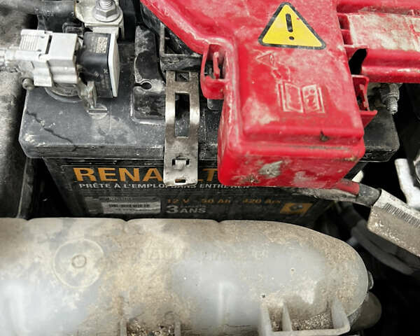 Білий Рено Зое, об'ємом двигуна 0 л та пробігом 109 тис. км за 8900 $, фото 50 на Automoto.ua