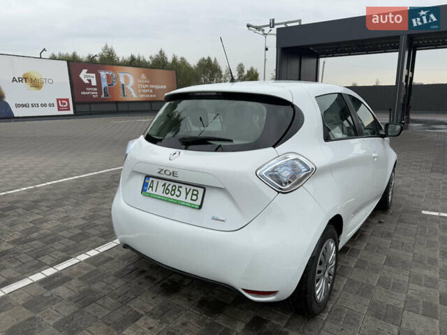Белый Рено Зое, объемом двигателя 0 л и пробегом 40 тыс. км за 9999 $, фото 11 на Automoto.ua