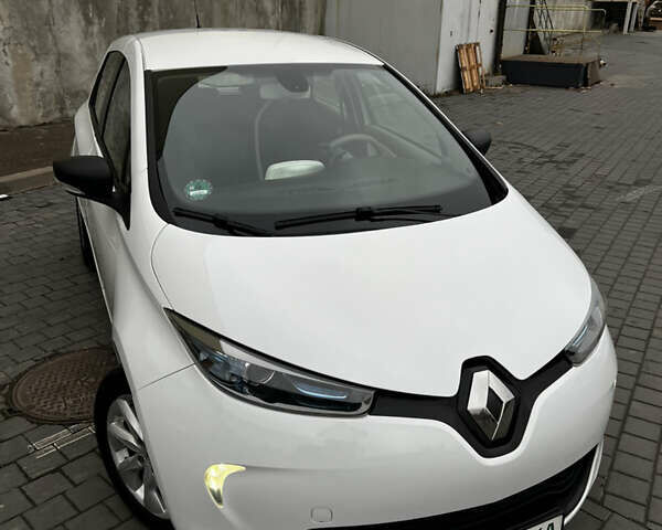 Білий Рено Зое, об'ємом двигуна 0 л та пробігом 109 тис. км за 8900 $, фото 18 на Automoto.ua