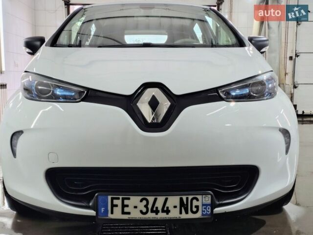 Белый Рено Зое, объемом двигателя 0 л и пробегом 50 тыс. км за 10300 $, фото 3 на Automoto.ua