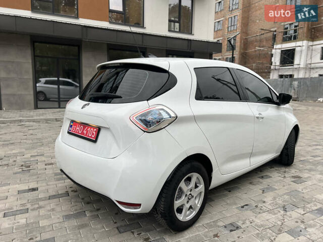 Белый Рено Зое, объемом двигателя 0 л и пробегом 48 тыс. км за 9950 $, фото 7 на Automoto.ua