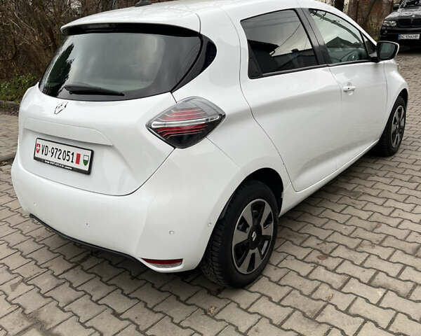 Белый Рено Зое, объемом двигателя 0 л и пробегом 64 тыс. км за 11450 $, фото 12 на Automoto.ua