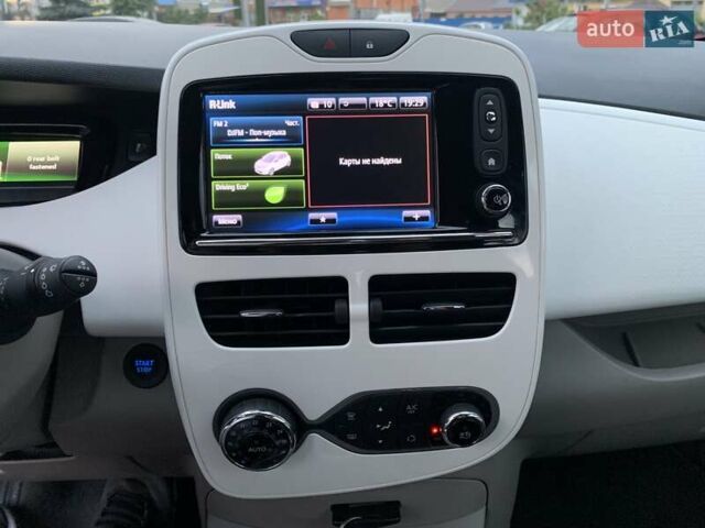 Білий Рено Зое, об'ємом двигуна 0 л та пробігом 29 тис. км за 10500 $, фото 7 на Automoto.ua