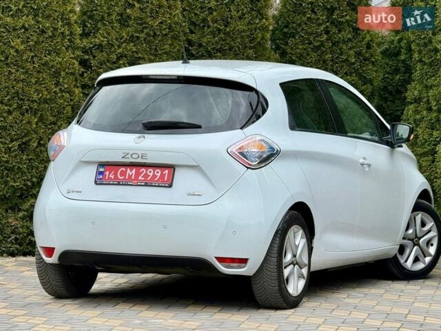 Белый Рено Зое, объемом двигателя 0 л и пробегом 60 тыс. км за 10300 $, фото 8 на Automoto.ua