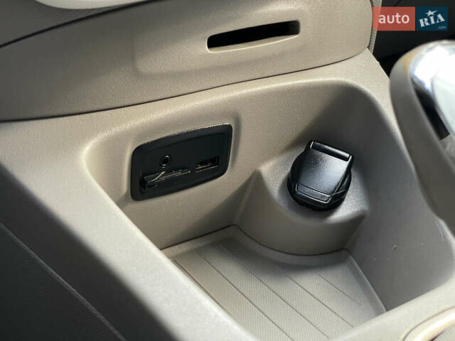 Білий Рено Зое, об'ємом двигуна 0 л та пробігом 28 тис. км за 9355 $, фото 47 на Automoto.ua