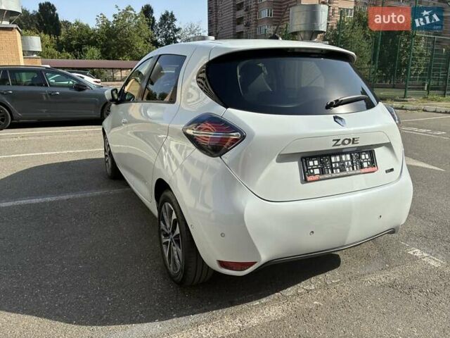 Белый Рено Зое, объемом двигателя 0 л и пробегом 94 тыс. км за 13300 $, фото 49 на Automoto.ua