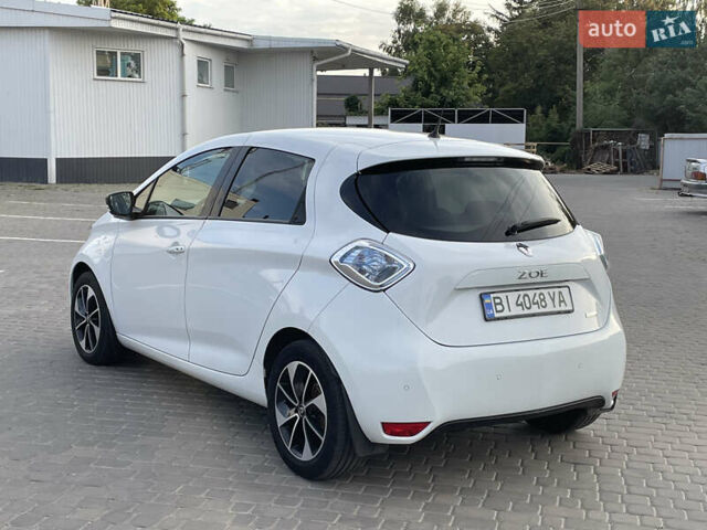 Белый Рено Зое, объемом двигателя 0 л и пробегом 84 тыс. км за 10500 $, фото 9 на Automoto.ua