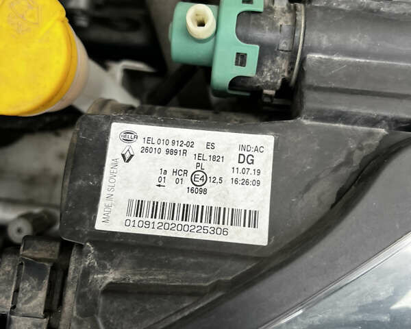 Білий Рено Зое, об'ємом двигуна 0 л та пробігом 109 тис. км за 8900 $, фото 47 на Automoto.ua