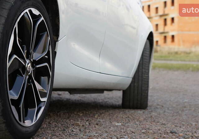 Белый Рено Зое, объемом двигателя 0 л и пробегом 159 тыс. км за 8950 $, фото 15 на Automoto.ua