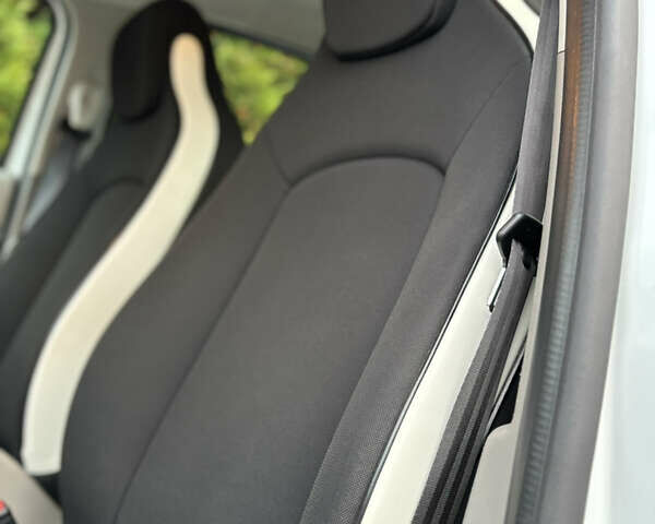 Рено Зое 2019 в Дрогобыче на Automoto.ua Белый Рено Зое, объемом двигателя 0 л и пробегом 90 тыс. км за 8499 $, фото 43 на Automoto.ua