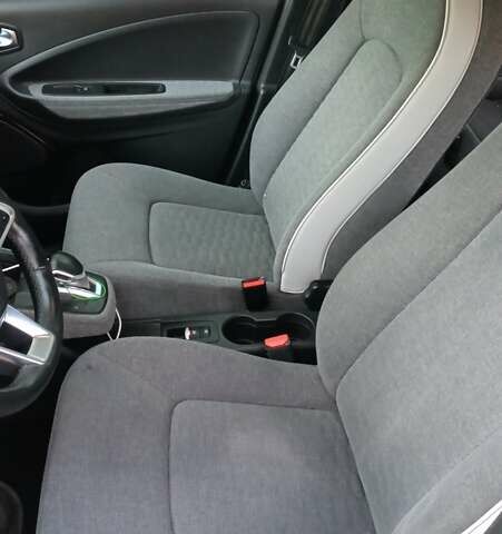 Білий Рено Зое, об'ємом двигуна 0 л та пробігом 160 тис. км за 11200 $, фото 10 на Automoto.ua