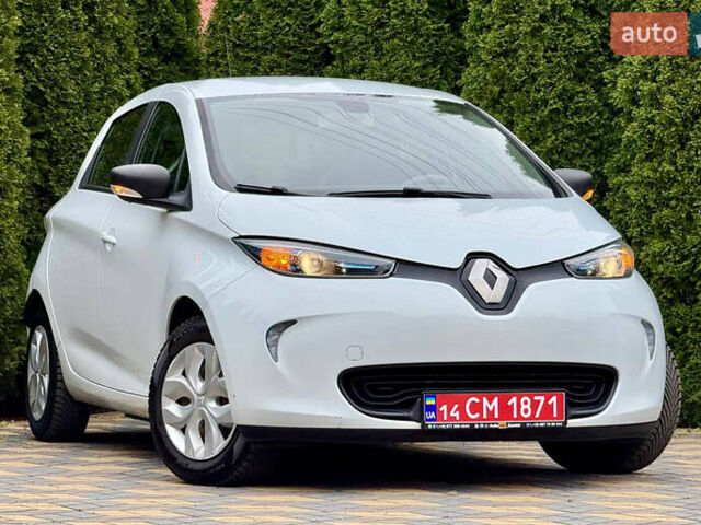 Белый Рено Зое, объемом двигателя 0 л и пробегом 38 тыс. км за 10200 $, фото 3 на Automoto.ua