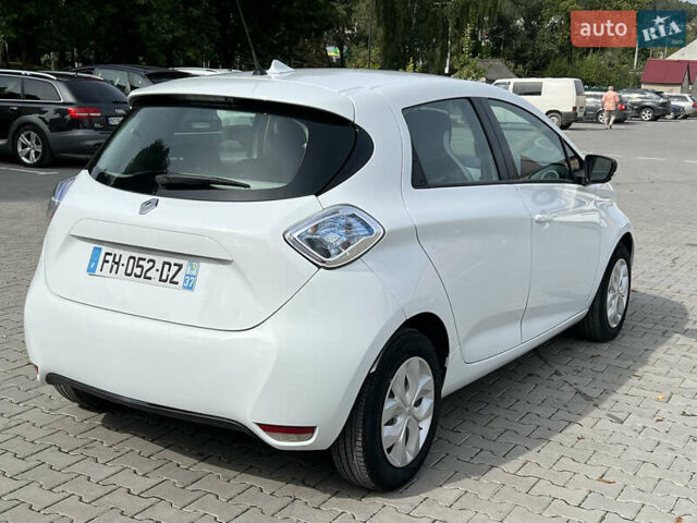 Белый Рено Зое, объемом двигателя 0 л и пробегом 25 тыс. км за 9700 $, фото 7 на Automoto.ua