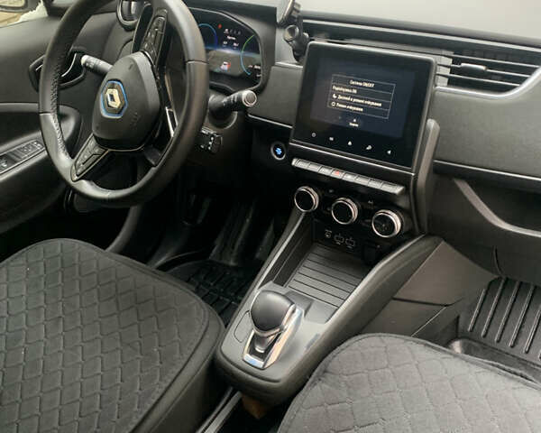 Белый Рено Зое, объемом двигателя 0 л и пробегом 29 тыс. км за 10900 $, фото 9 на Automoto.ua