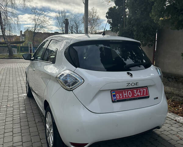 Білий Рено Зое, об'ємом двигуна 0 л та пробігом 102 тис. км за 9500 $, фото 6 на Automoto.ua