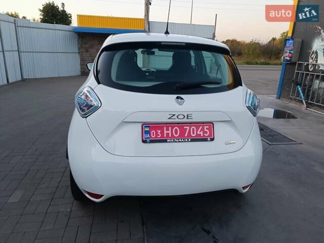 Белый Рено Зое, объемом двигателя 0 л и пробегом 65 тыс. км за 10250 $, фото 4 на Automoto.ua