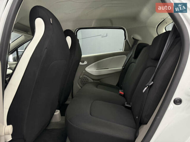 Белый Рено Зое, объемом двигателя 0 л и пробегом 21 тыс. км за 9950 $, фото 20 на Automoto.ua